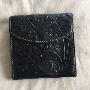 Patricia Nash Tooled Reiti wallet